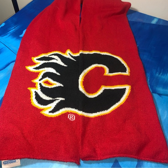 Red Flames Scarf - Picture 2 of 2